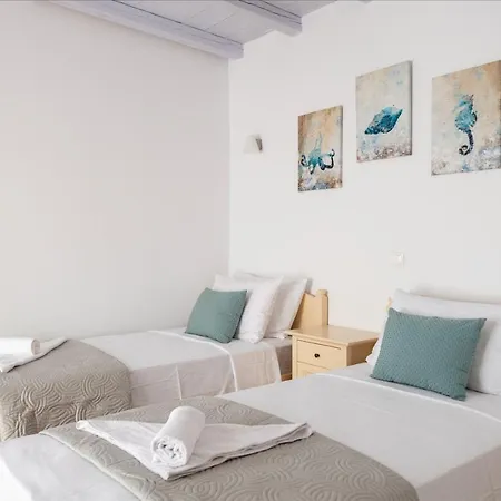 Mariam * Sarakiniko (Paros)